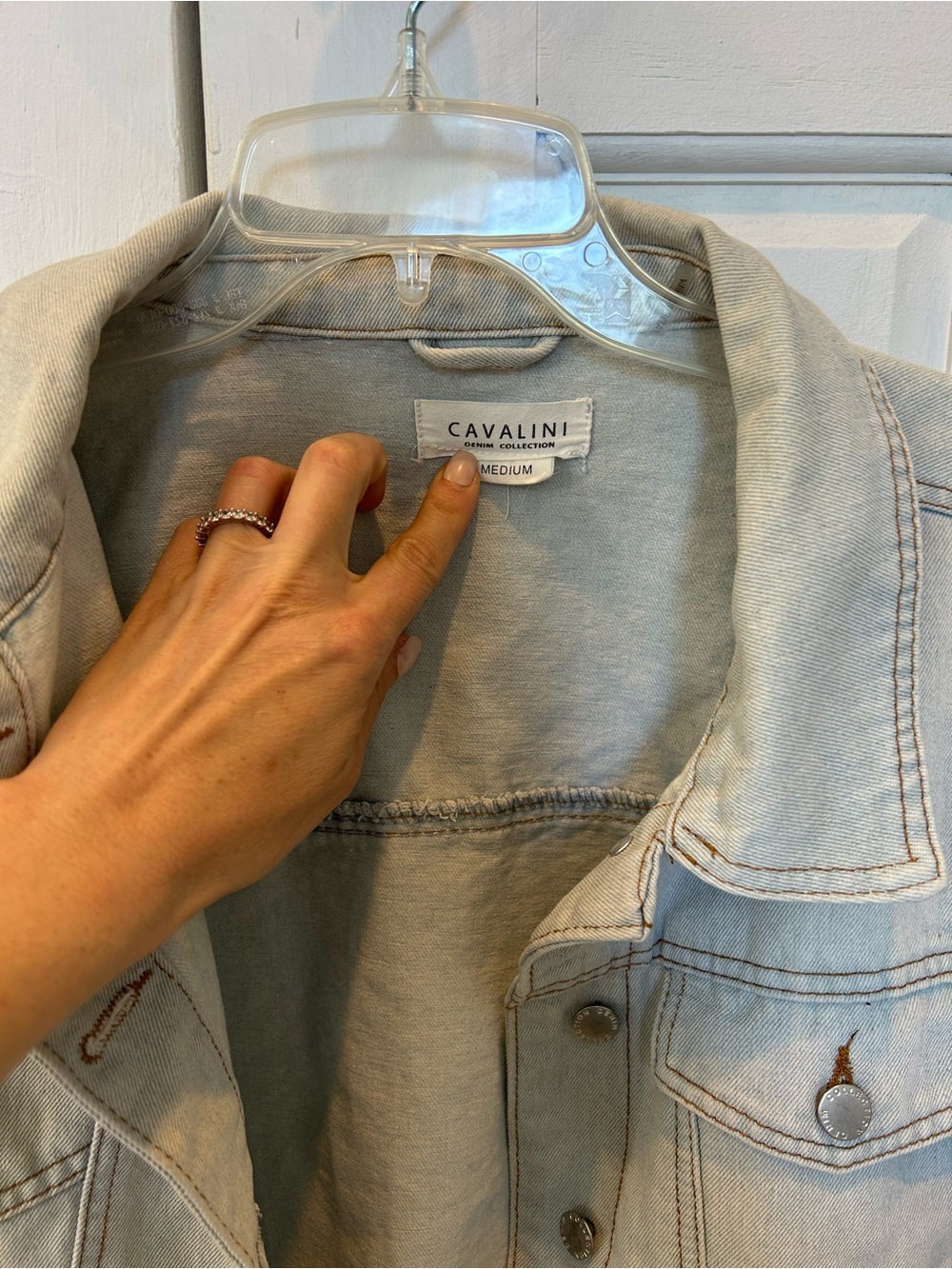 Cavalini women’s oversized Light Beige Denim Trucker Jacket - Picture 2 of 3